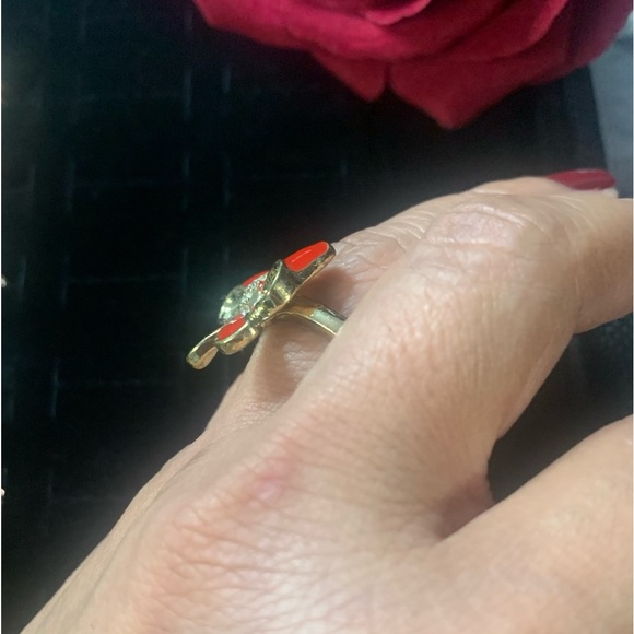 Gold tone Red ribbon ring - Picture 2 of 4
